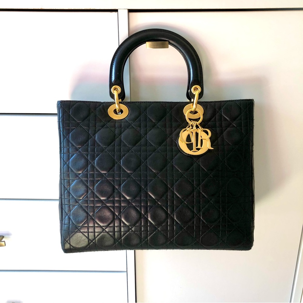 🤩💯stunning large Lady Dior bag in black lambskin